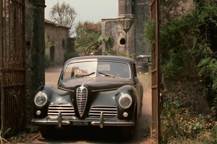 סיור סנדק מול מאפיה וארוחת פסטה (קבוצה קטנה או פרטית)