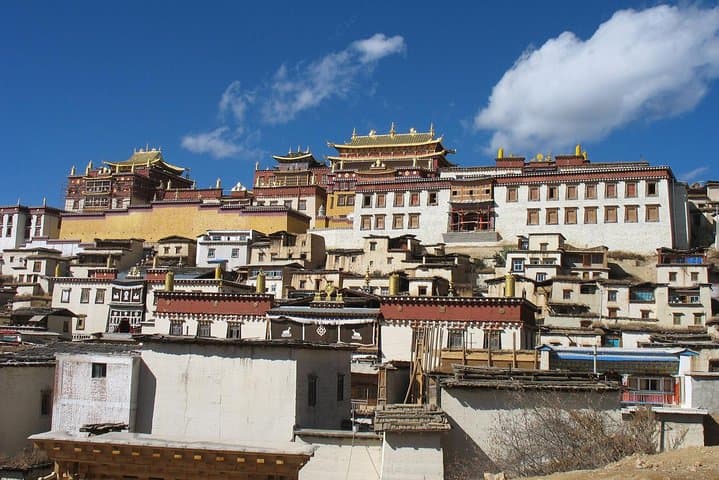 סיור פרטי ביונאן ל-8 ימים לקונמינג, דאלי, ליג'יאנג ושאנגרי-לה