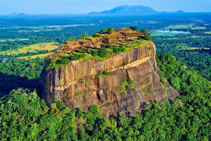Sigiriya Day Trip with Elephant Safari & Lunch in a Village House