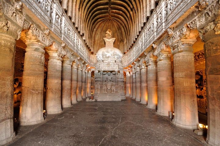 סיור משולב באג'נטה ואלורה ביום אחד מאורנגאבד