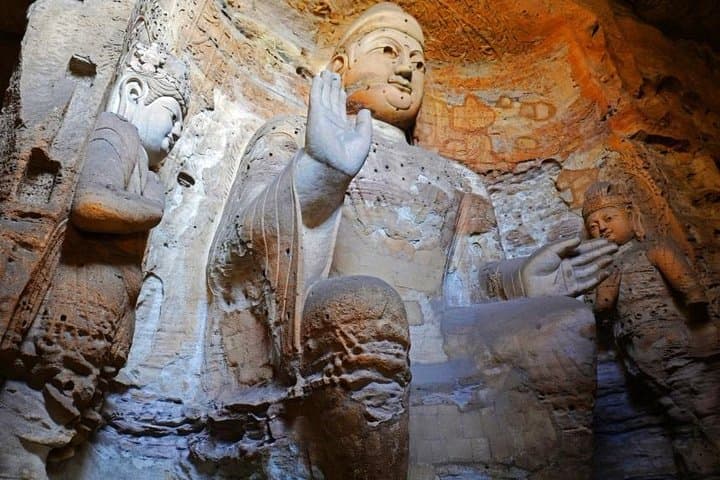 סיור של יום אחד לדאטונג, מערות יונגאנג ומקדש התלוי / מבייג'ינג