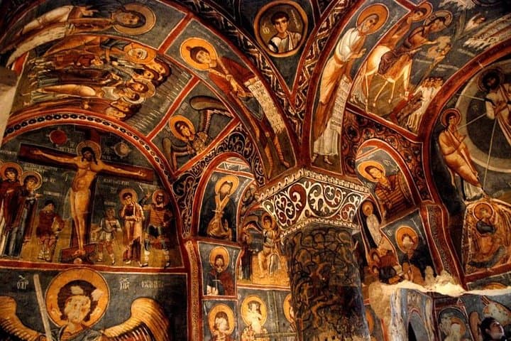 סיור אדום (צפון) קפדוקיה (קבוצה קטנה) עם ארוחת צהריים וכרטיסים