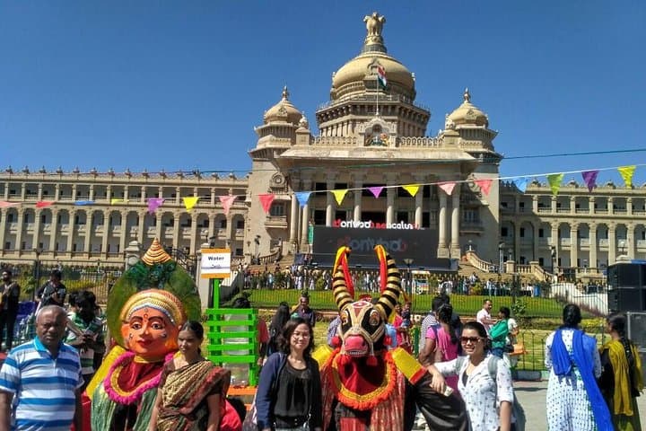 Bangalore city tour with English guide & multi language support