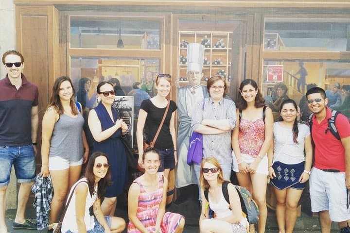 סיור מודרך בהליכה בלטונים עם דגשים ואוצרות חבויים