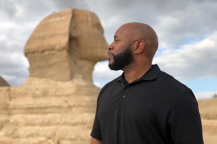 Private tour Giza Pyramids, Grand Egyptian Museum & Local Lunch 