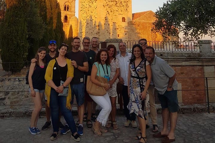 בקרו בסצנה המימי ביניים של טרוחיו ונתיב המגלים