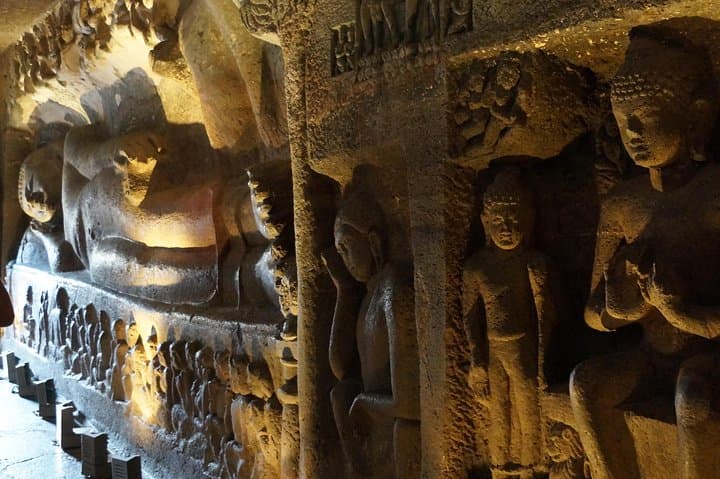 2-days Ajanta Ellora tour package by private cab from Aurangabad