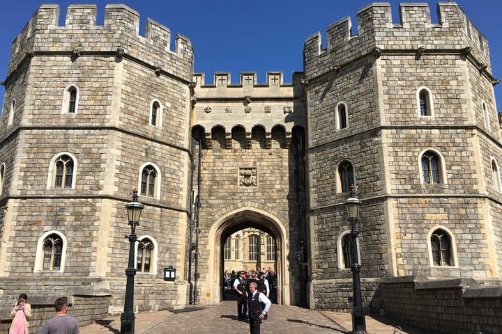 Southampton to Heathrow Airport Via Windsor Castle