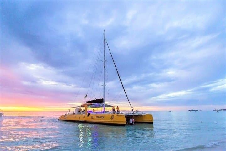 Catamaran Cruise Full Day Tour- Reef, Rick's Cafe & Negril Beach