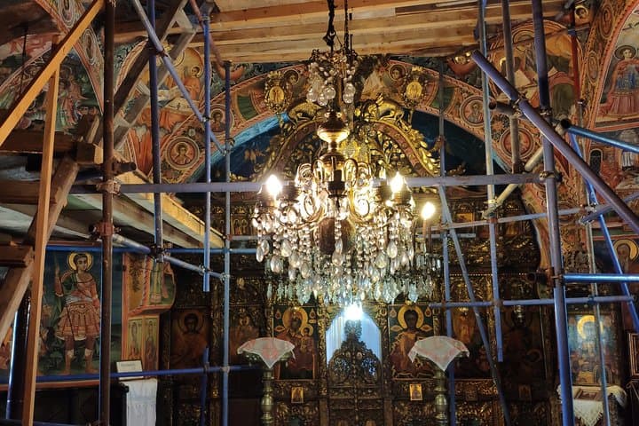 מנזר אלאדז'ה ללא מדריך