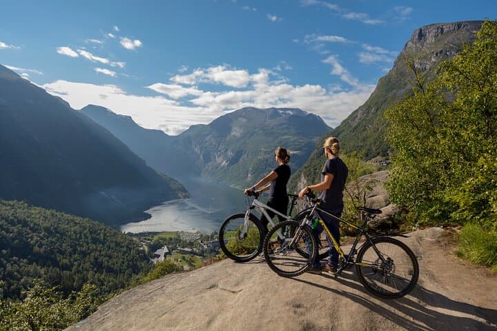 Geiranger: Sky to Fjord Downhill Biking Adventure