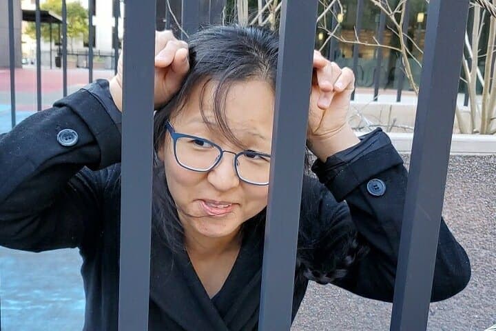 חיפוש רמזים באינדיאנפוליס על ידי חיפוש הזומבים