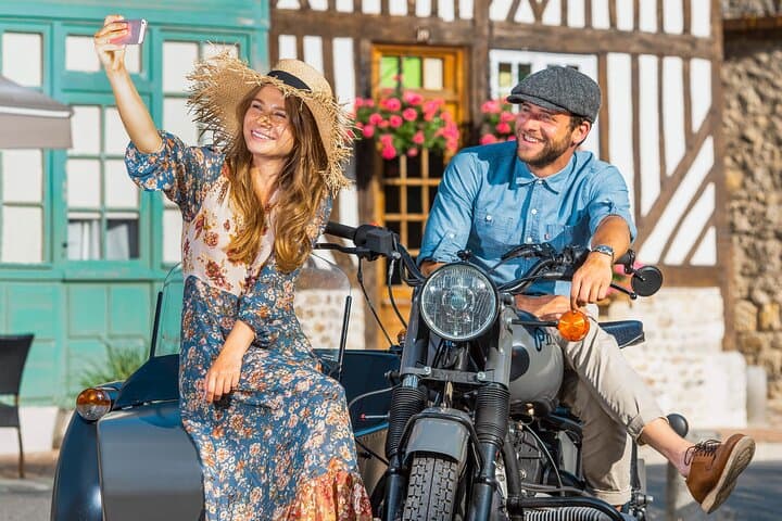 Visit Honfleur by sidecar: 1.5 to 3.5 hour tour along the coast