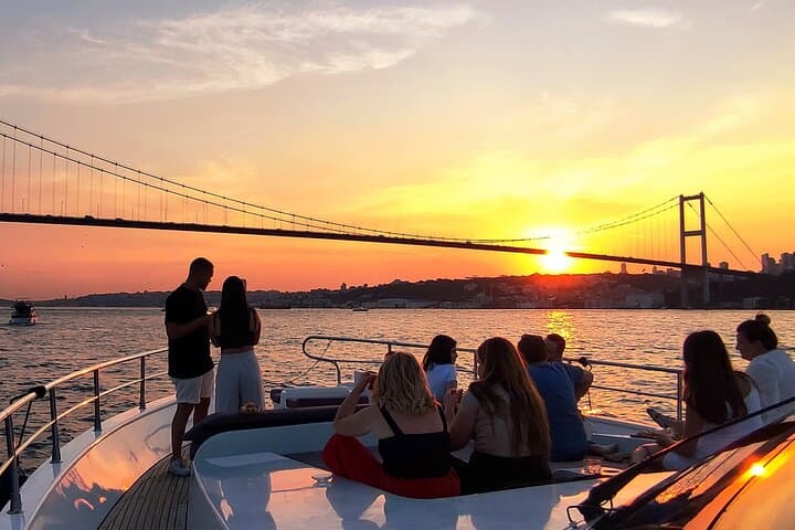 Bosphorus Sunset Yacht Experience: Istanbul’s Best