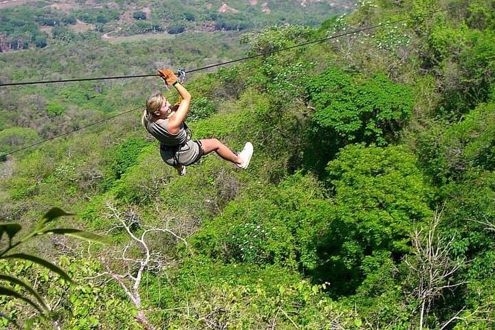 זיפ ליין + טיוב + מפל במרחק של 30 דקות מפלסנציה