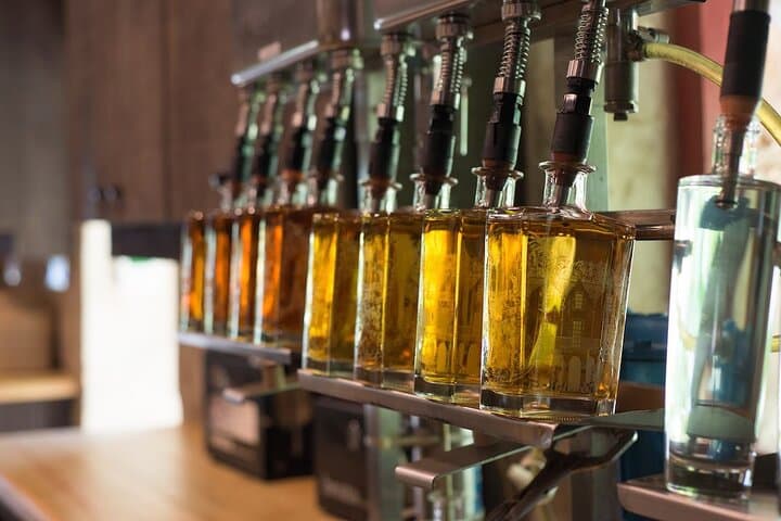 סיור סיפור הרום בקבוצות קטנות במקום לידתו של ברבדוס