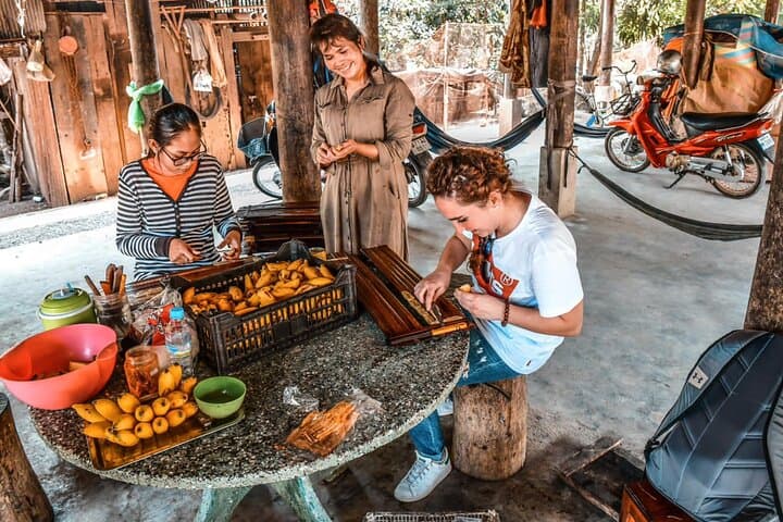 לטייל בסיור יום מלא בבאטמבנג בטוק טוק (מתחיל מ-9:00 עד 18:30)