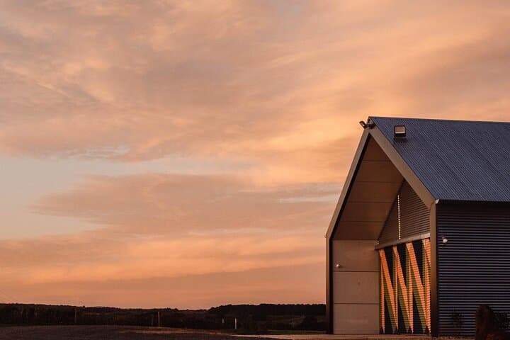 הסדנה לג'ין פרימיום של נבר נבר דיסטילינג קו