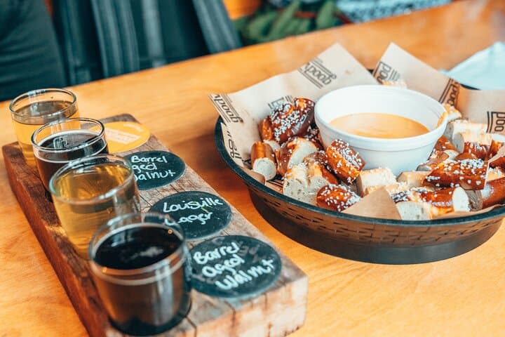 סודות לואיוויל: סיור הליכה במזון והיסטוריה בנואלו