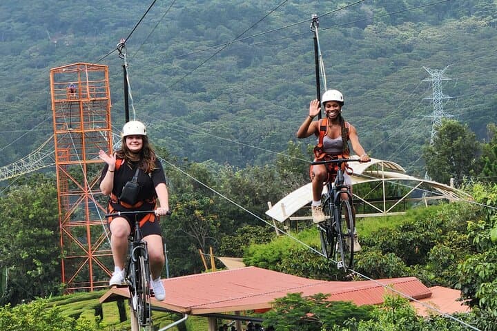 קפה אלבניה + עיירת אטקו + מעיינות חמים סנטה תרזה