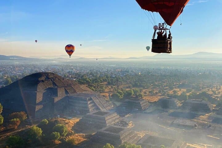 Balloon Flight + Cave Breakfast + Pick Up from CDMX or We Fly