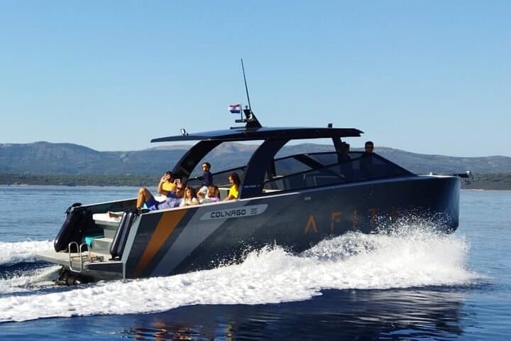 Private Luxury boat from Hvar, Brač and Split