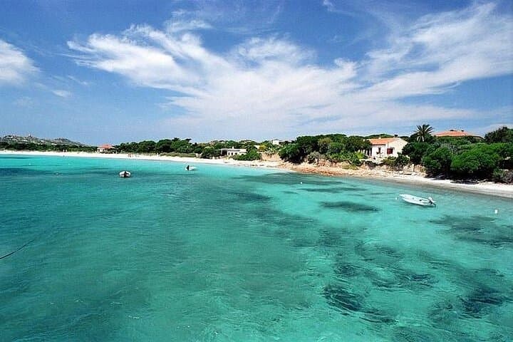 סיור סירה בארכיפלג לה מדלנה מהאי לה מדלנה