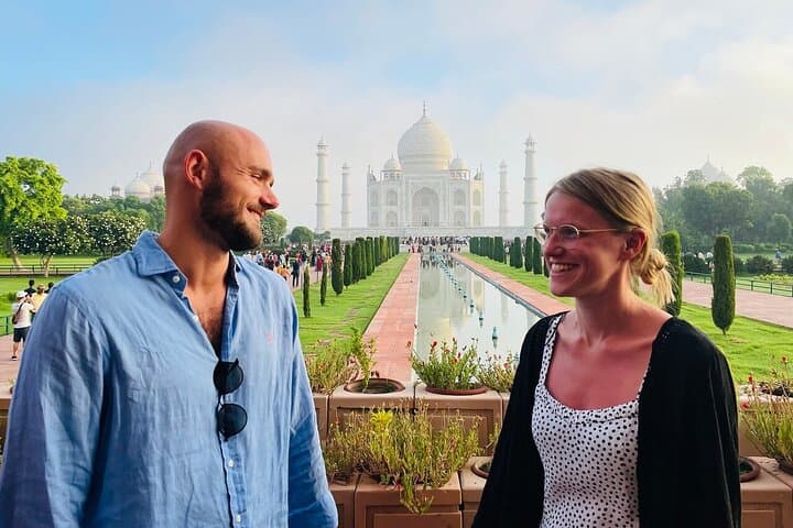 Taj Mahal and Agra Private Car Tour from Delhi with 5* Lunch