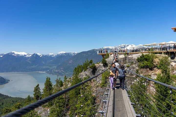 Whistler Tour with Shannon Falls and Sea to Sky Gondola