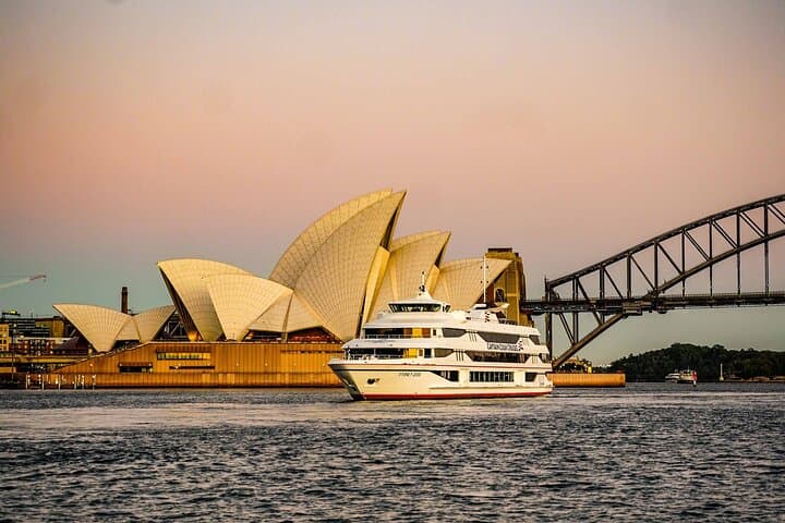 שיט ערב עם שקיעה בנמל סידני ממרינה דארלינג
