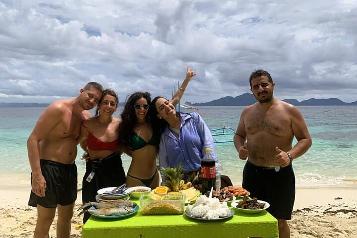 סיור פרטי באל נידו פלאוואן סוג ג', כולל ארוחת צהריים