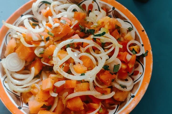 שיעור בישול מודרך עם מקומי בסמרה