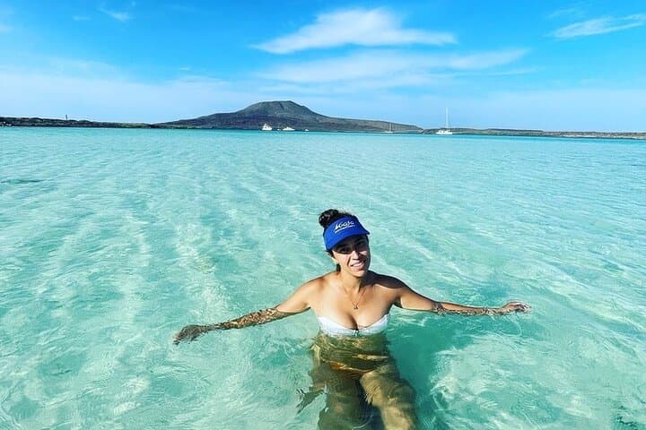 Island Tour with Snorkeling and Picnic