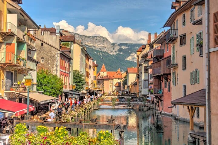 Annecy Scavenger Hunt and Highlights Self Guided Audio Tour