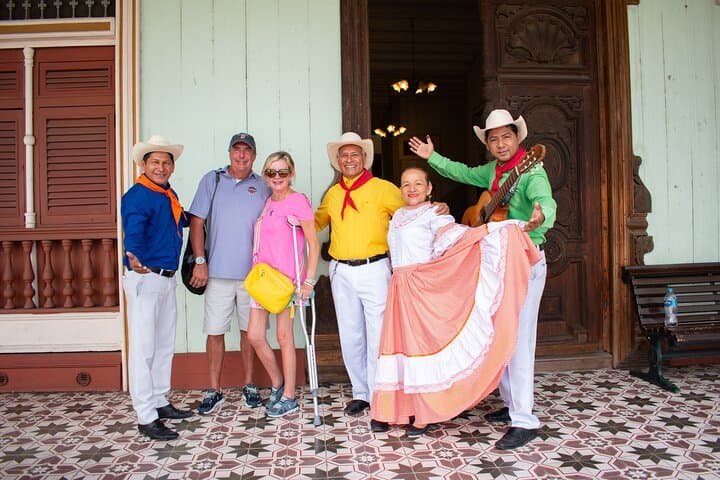 Half Day Guayaquil Historical Tour and Cocoa Culinary Experience