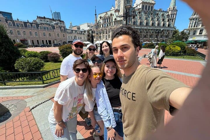 Batumi Guided Night Walking Tour With Welcome Drinks 