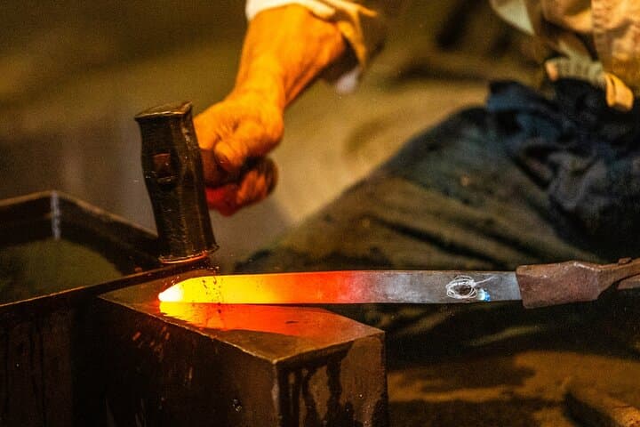 From Nagoya: Samurai Swords and Inuyama Castle Private Tour