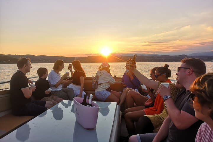 Lake Garda at Sunset: Desenzano Walk & Boat around Sirmione