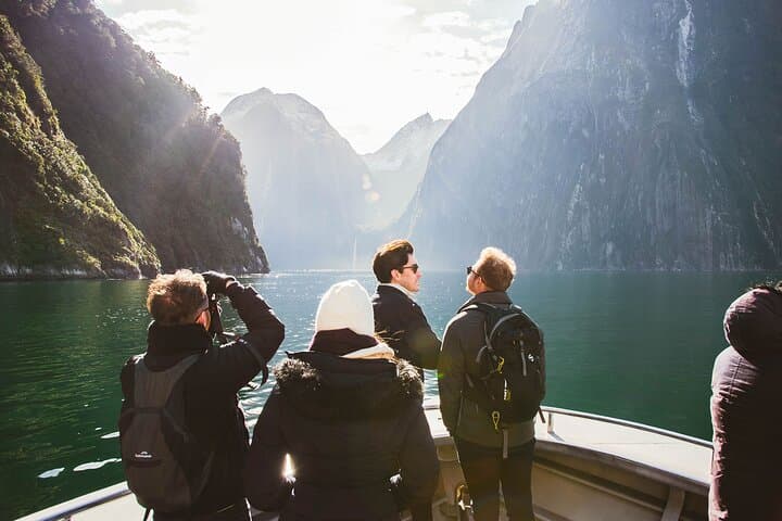 Small Group: Milford Sound Day Tour & Cruise from Queenstown