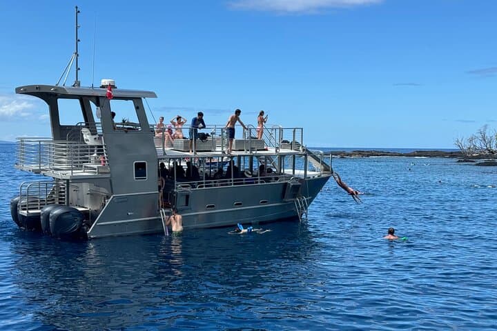 Big Island: Captain Cook Snorkel On A Power Catamaran With Lunch