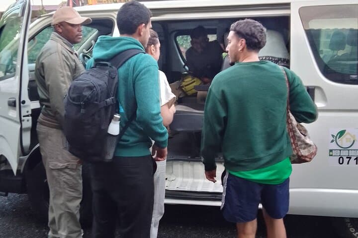 סיור פרטי חצי יום לפארק הלאומי אגם נקורו