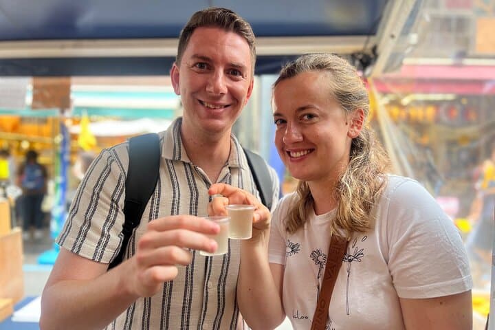 טוקיו: סיור אוכל והליכה בשוק הדגים צוקיג'י