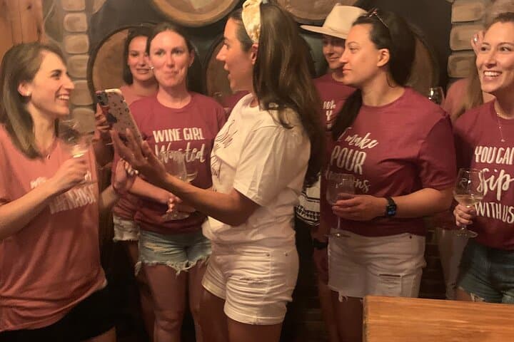 סיור משקאות היסטורי באזור הסטריפ של פיטסבורג