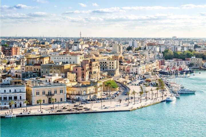 סיור הליכה בברינדיזי עם מדריך קולי וכתוב על ידי מקומי