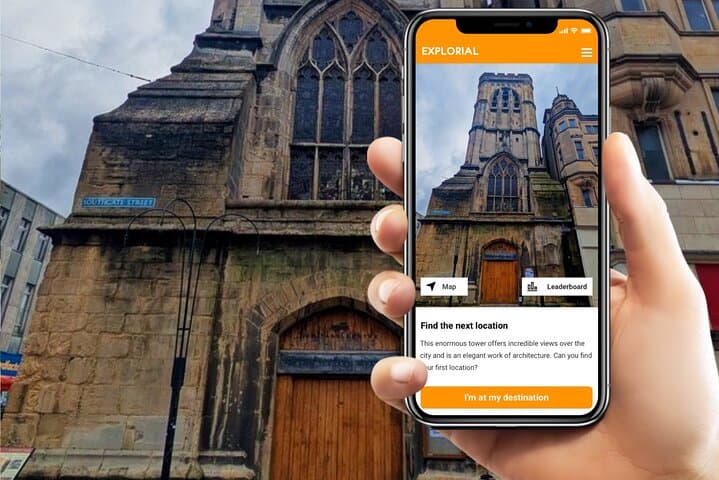 חיפוש אוצרות בעיר גלוסטר וסיור עצמאי באתרים
