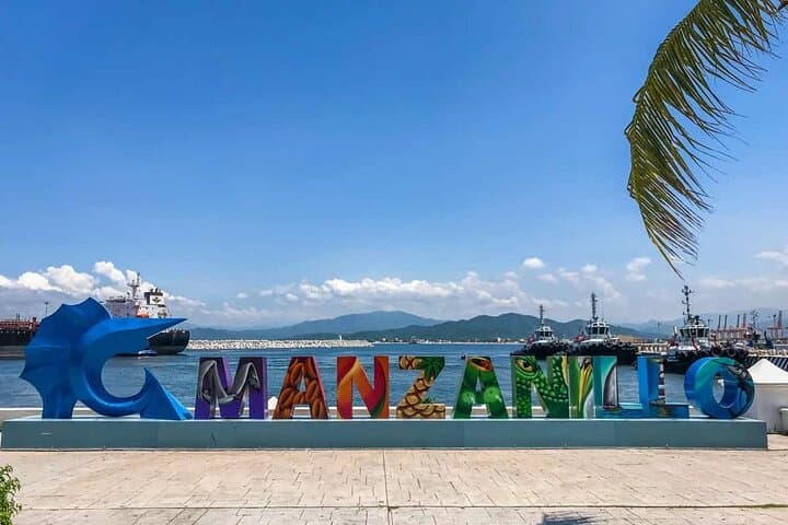 שירות הסעות פרטי משדה התעופה מנזנילו (ZLO) לעיר מנזנילו