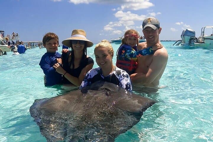 3-Stop Stingray City, Reef Snorkel & Starfish Point Tour