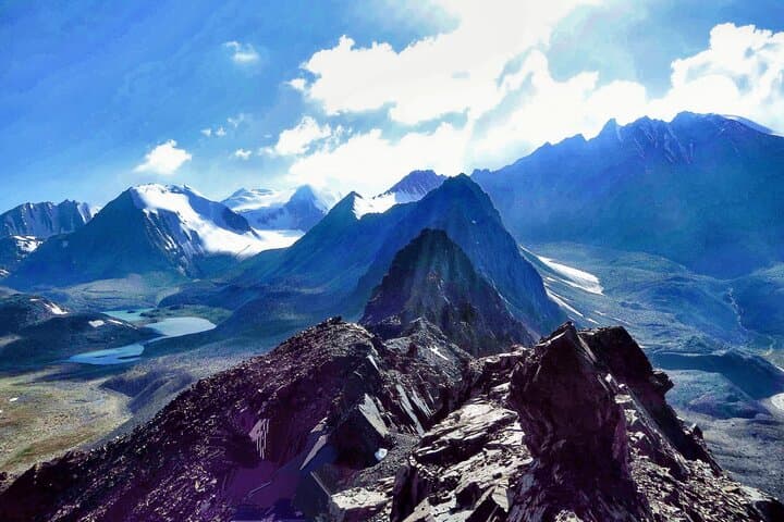 טרקים בהרי אלאי כולל עמק אלאי