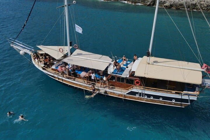 סירת טיול יומי של הנסיך אניו בסרנדה