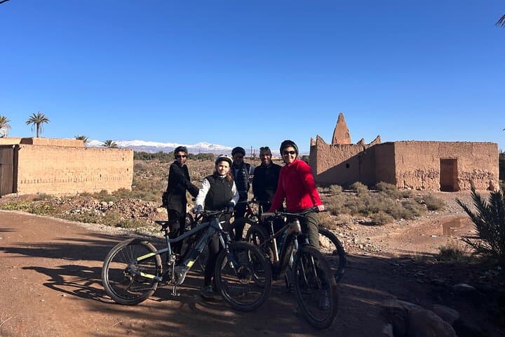 סיור מודרך בקליאריה של סקורה באופני הרים חשמליים